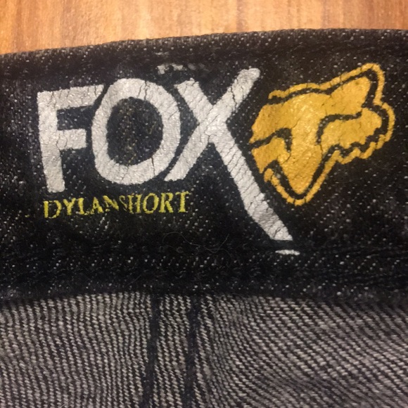 FOX size 7 Black Short shorts - Picture 2 of 4